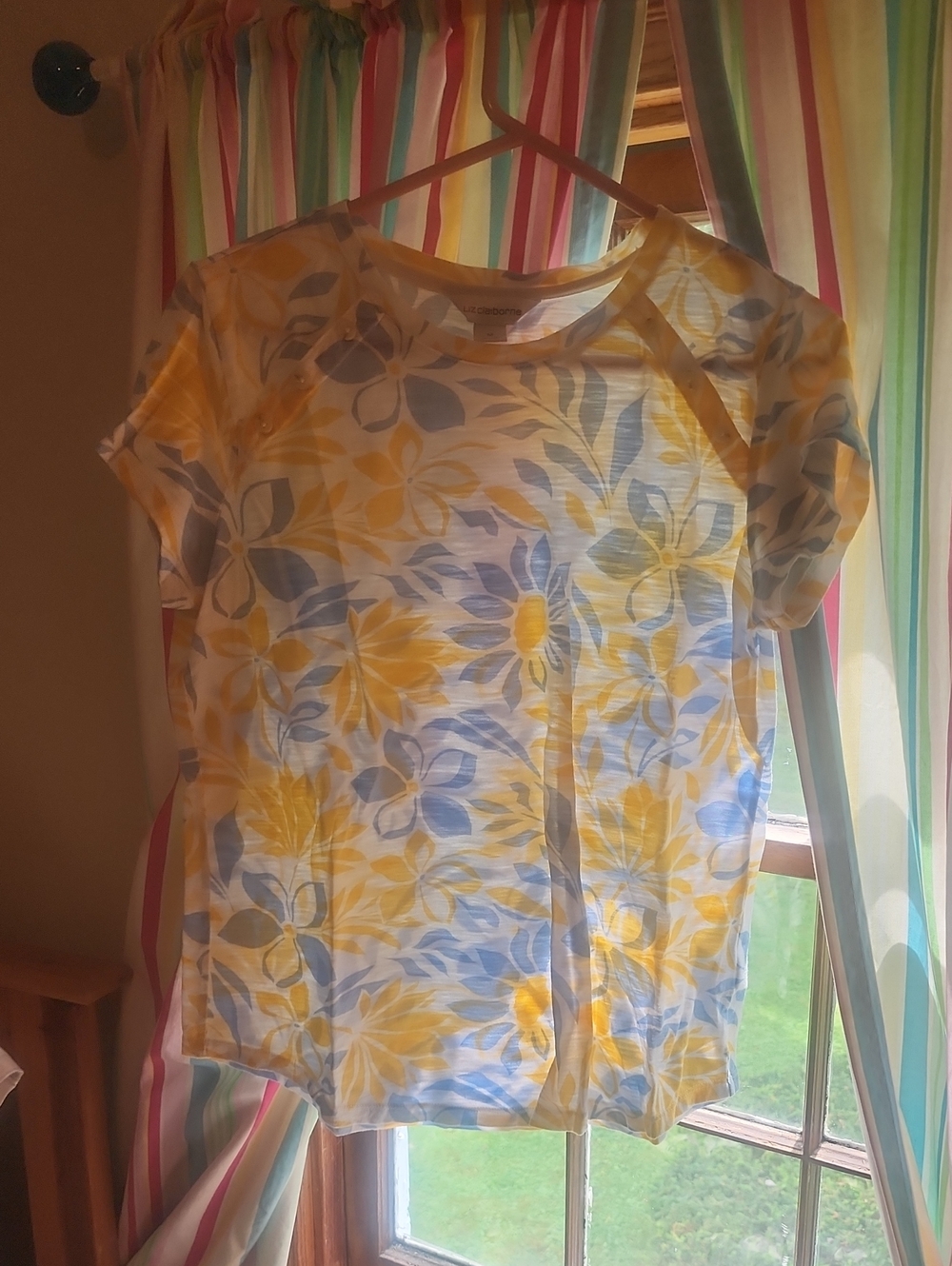 Liz Claiborne Yellow & Light Blue Floral Short Sleeve Tee